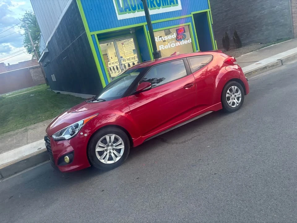 2014 Hyundai Veloster - Image 2 of 3