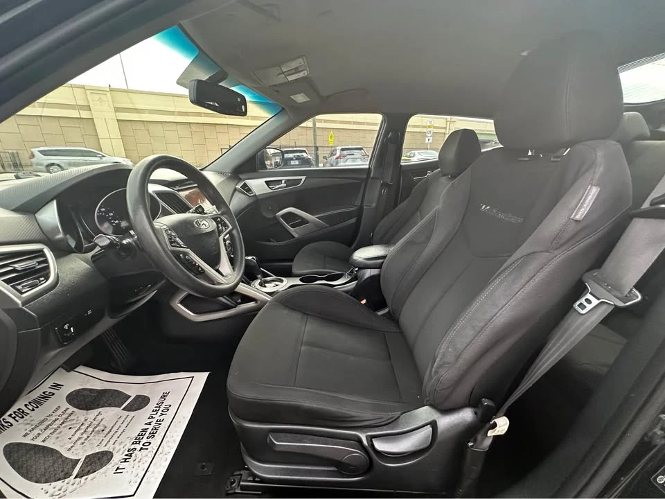 2014 Hyundai Veloster - Image 10 of 17
