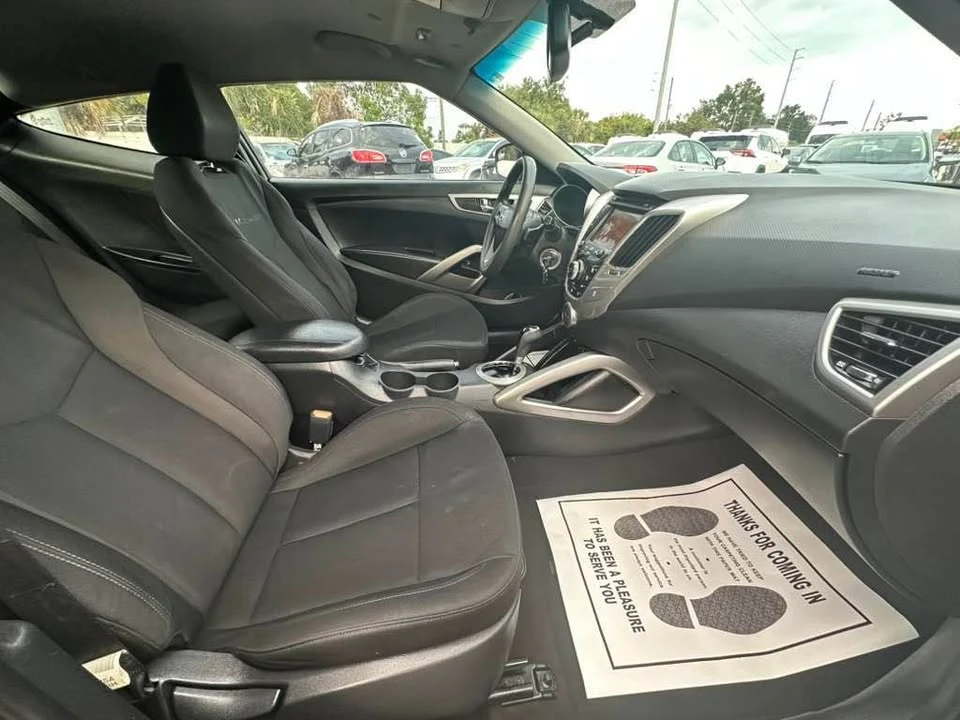 2014 Hyundai Veloster - Image 10 of 15