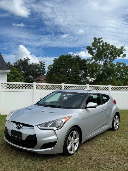 2014 Hyundai Veloster - Image 2 of 20