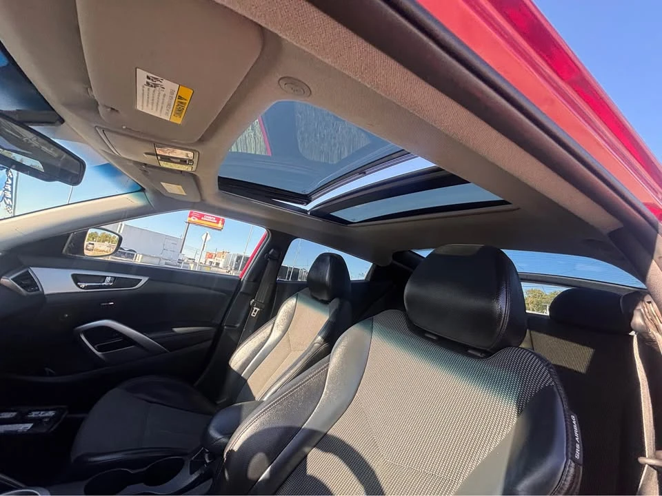 2014 Hyundai Veloster - Image 10 of 16