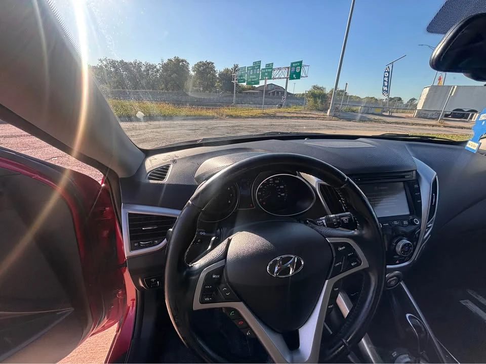 2014 Hyundai Veloster - Image 12 of 17