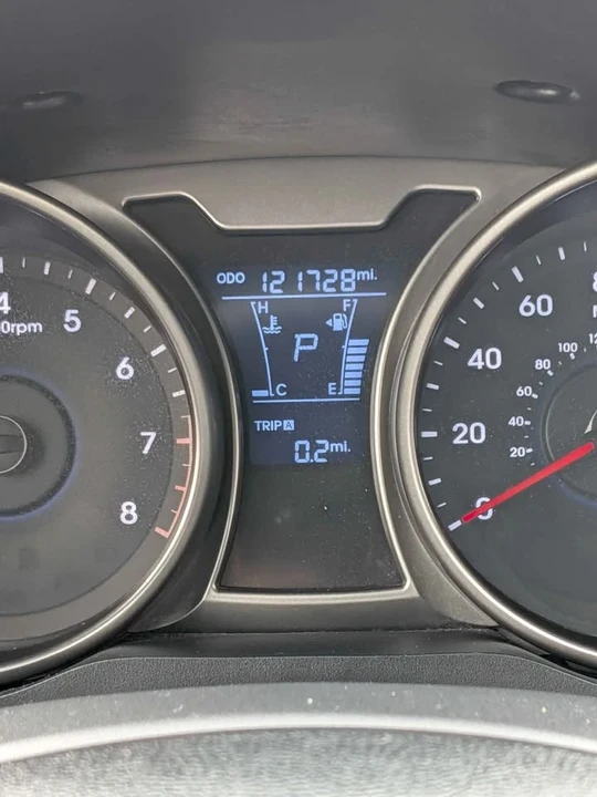 2014 Hyundai Veloster - Image 6 of 9