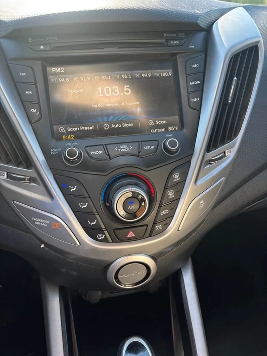 2014 Hyundai Veloster - Image 13 of 14