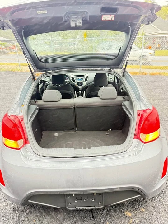 2014 Hyundai Veloster - Image 11 of 12