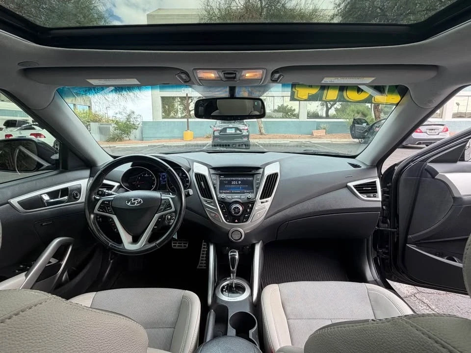 2014 Hyundai Veloster - Image 10 of 11