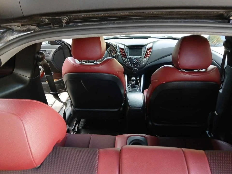 2014 Hyundai Veloster - Image 2 of 9
