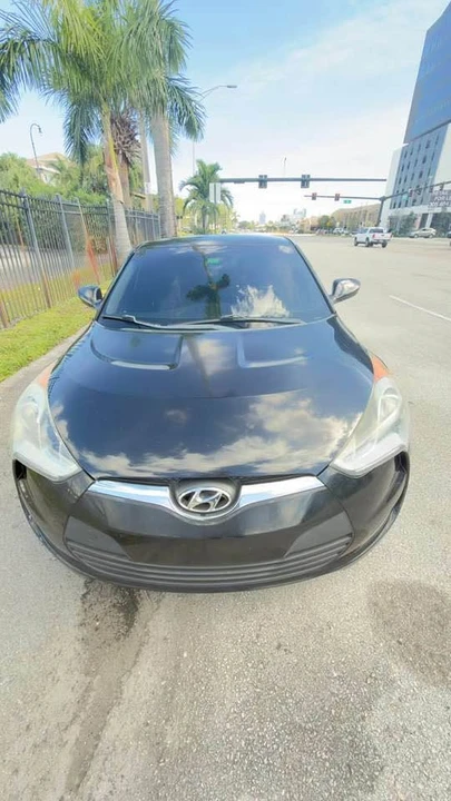 2014 Hyundai Veloster - Image 2 of 10