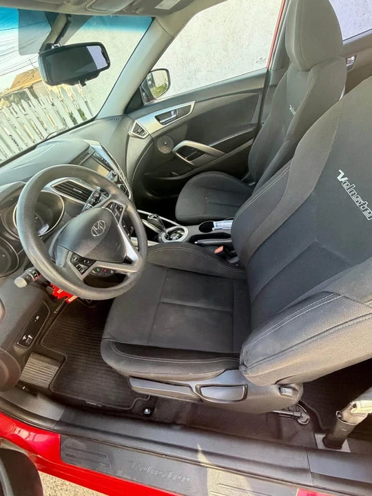 2014 Hyundai Veloster - Image 10 of 12