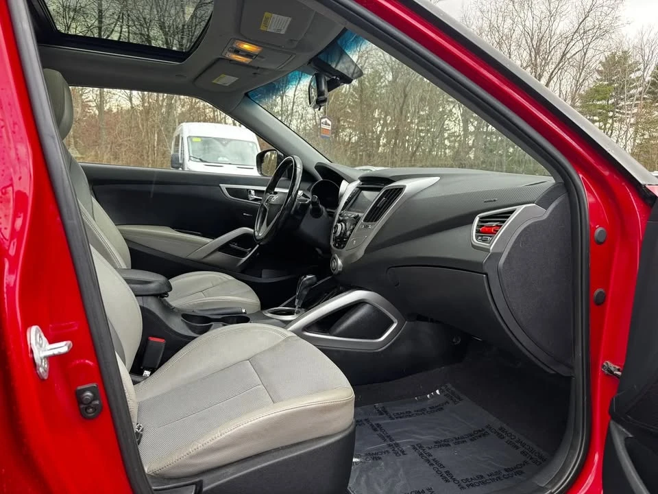 2014 Hyundai Veloster - Image 11 of 20