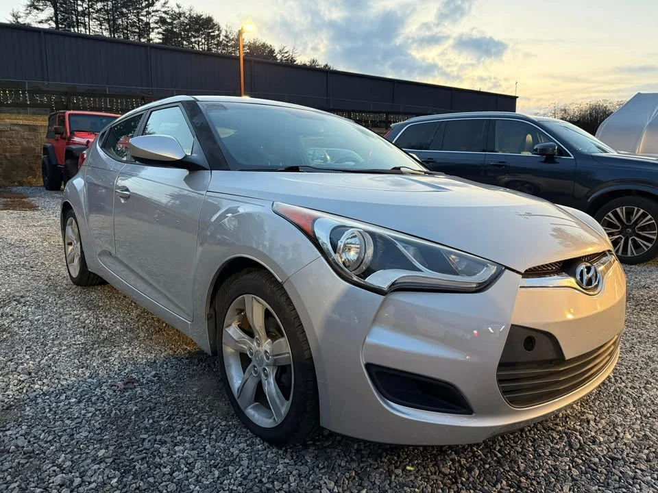 2014 Hyundai Veloster - Image 2 of 14