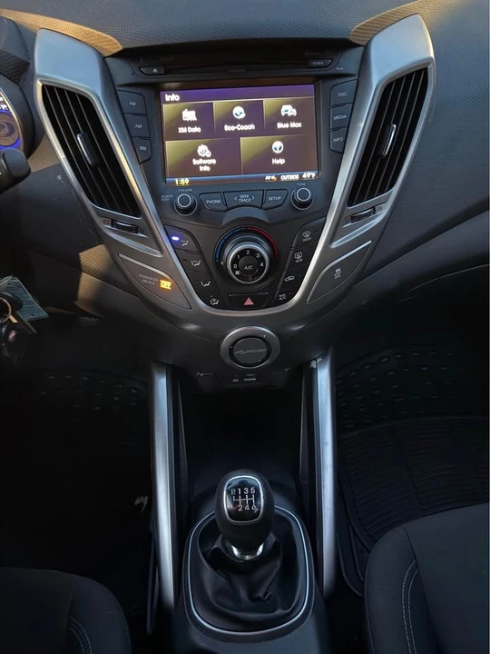 2014 Hyundai Veloster - Image 12 of 14