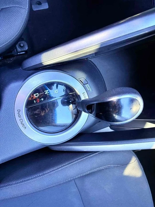2014 Hyundai Veloster - Image 12 of 14