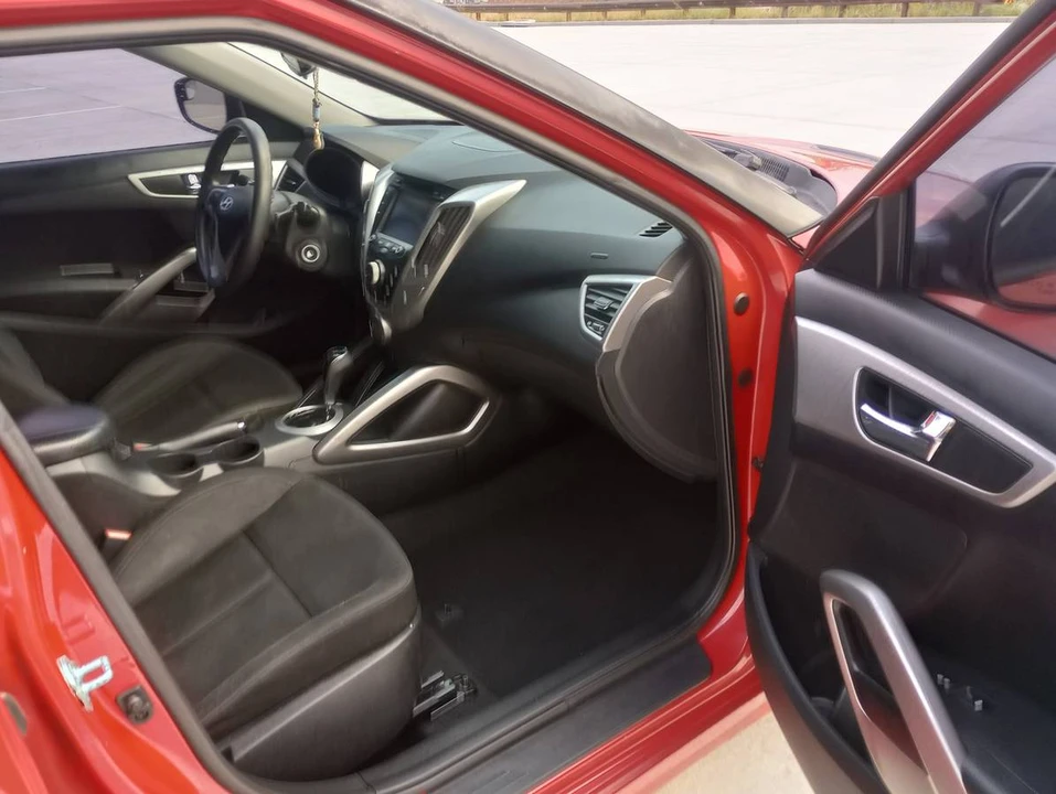2014 Hyundai Veloster - Image 6 of 10