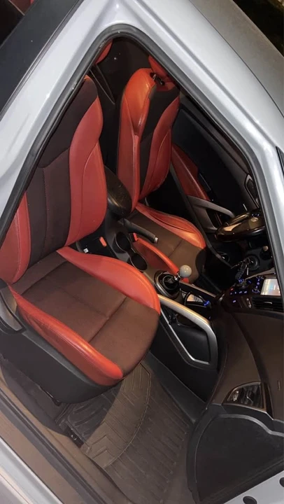 2014 Hyundai Veloster - Image 2 of 2