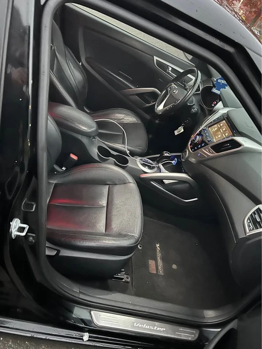 2014 Hyundai Veloster - Image 7 of 9