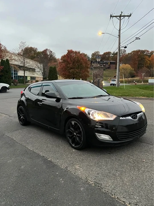 2014 Hyundai Veloster - Image 2 of 9