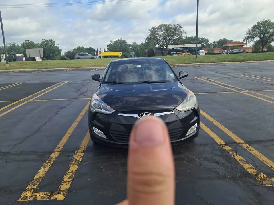 2014 Hyundai Veloster - Image 2 of 9
