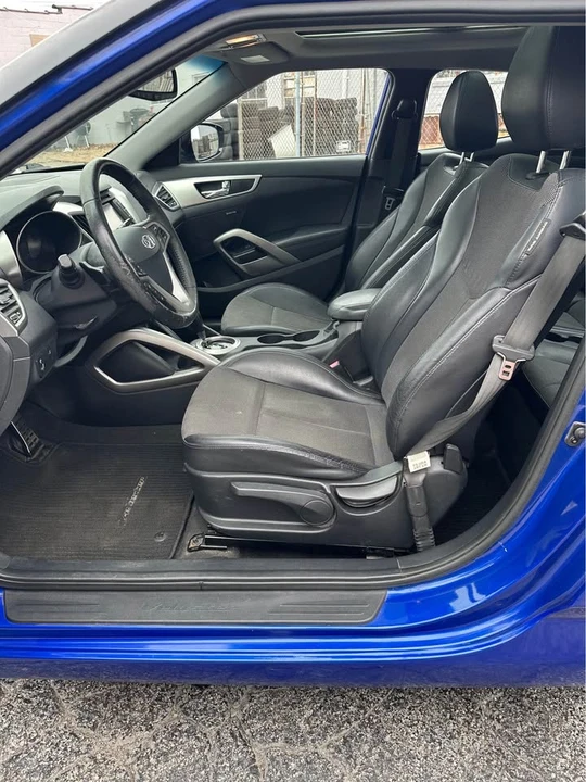 2014 Hyundai Veloster - Image 10 of 12