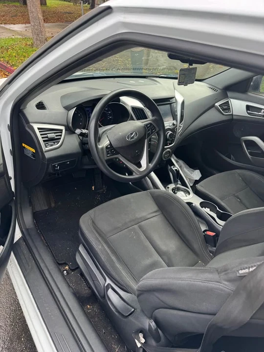 2014 Hyundai Veloster - Image 11 of 18