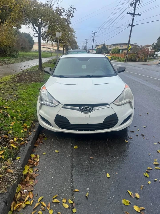 2014 Hyundai Veloster - Image 17 of 18