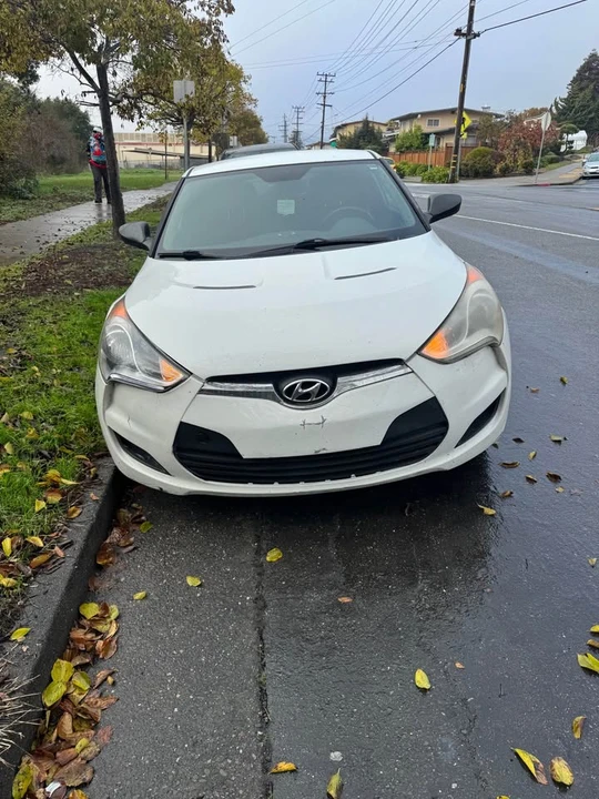 2014 Hyundai Veloster - Image 16 of 18
