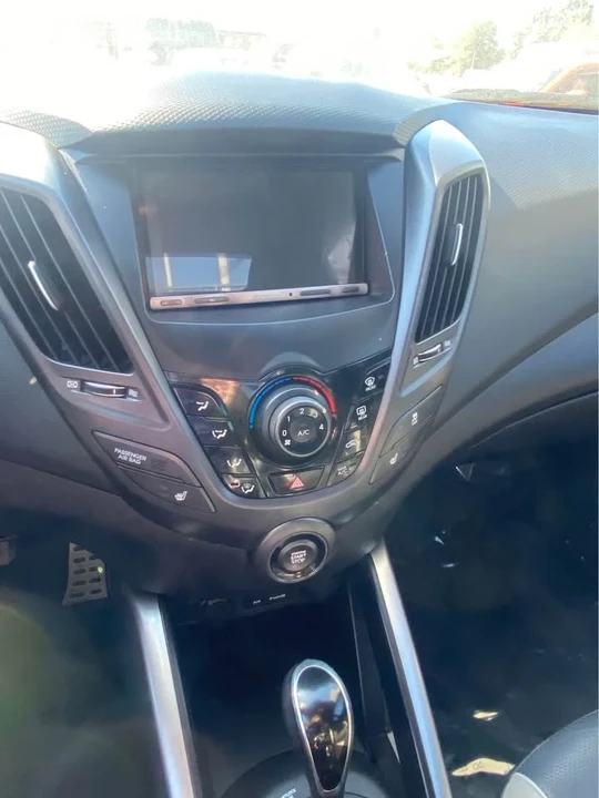 2014 Hyundai Veloster - Image 8 of 9