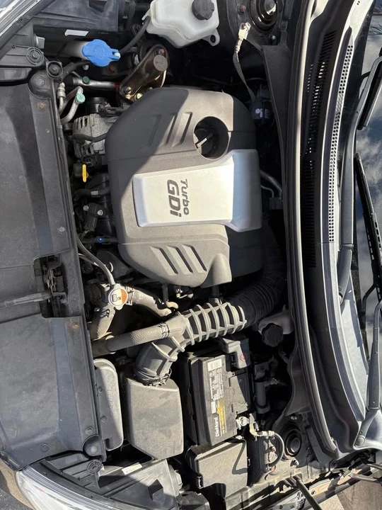 2014 Hyundai Veloster - Image 6 of 8