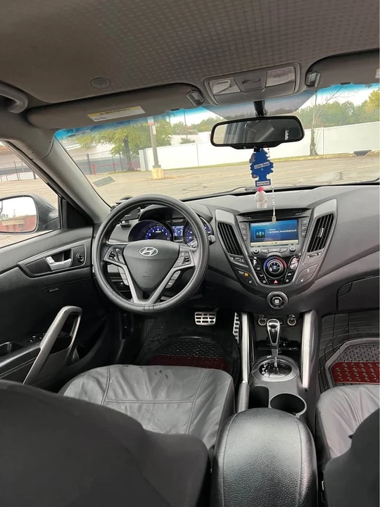 2014 Hyundai Veloster - Image 8 of 10