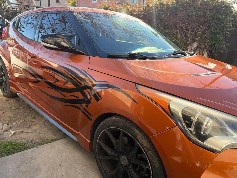 2014 Hyundai Veloster - Image 2 of 17
