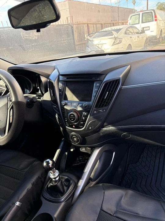 2014 Hyundai Veloster - Image 11 of 17