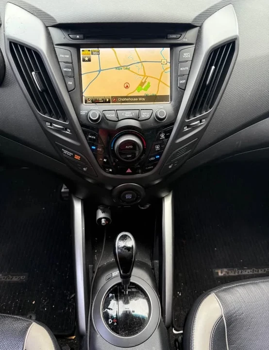 2014 Hyundai Veloster - Image 13 of 15