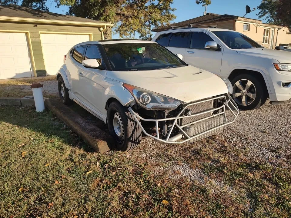 2014 Hyundai Veloster - Image 2 of 10