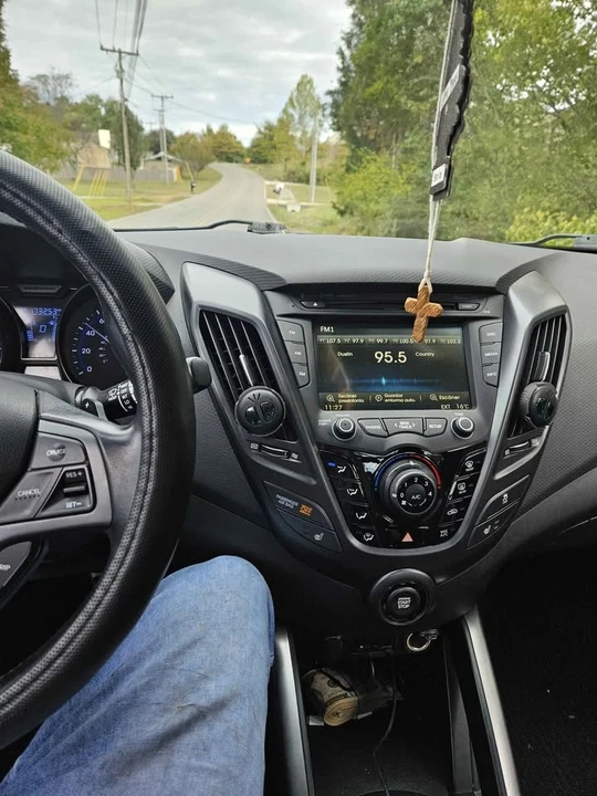 2014 Hyundai Veloster - Image 6 of 7