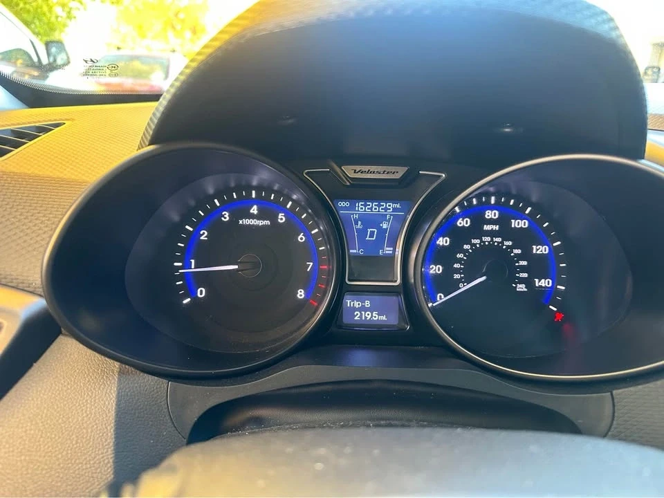 2014 Hyundai Veloster - Image 9 of 17