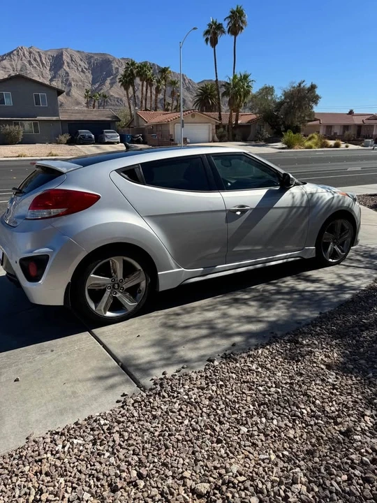 2014 Hyundai Veloster - Image 2 of 10