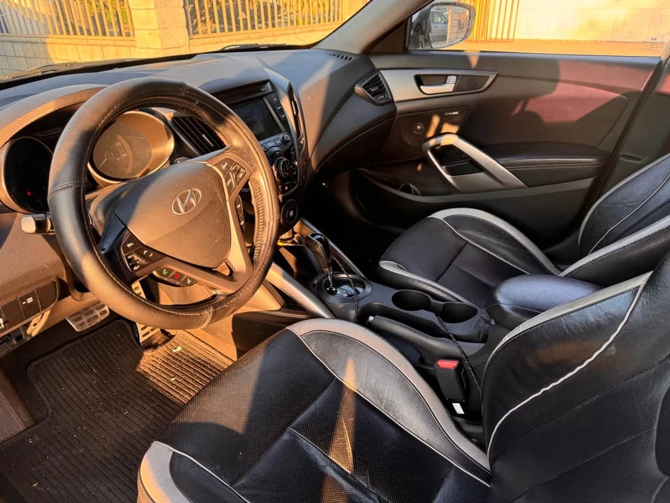 2014 Hyundai Veloster - Image 6 of 8