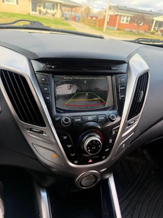 2014 Hyundai Veloster - Image 9 of 16