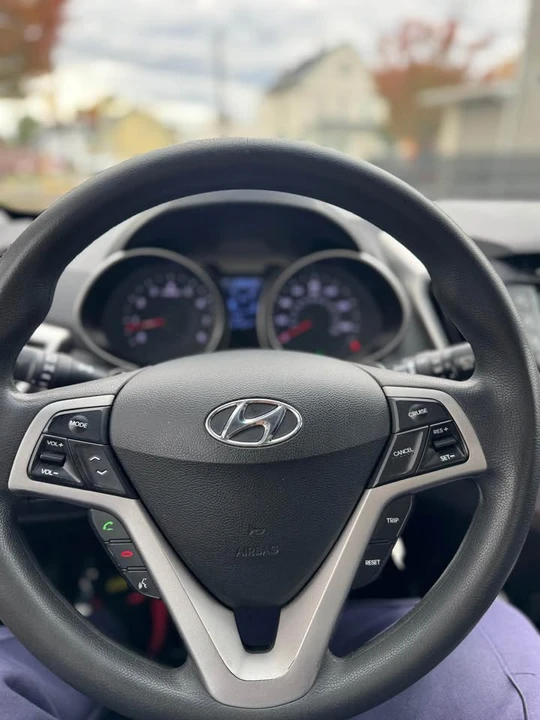 2014 Hyundai Veloster - Image 16 of 20