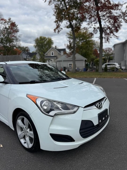 2014 Hyundai Veloster - Image 2 of 20