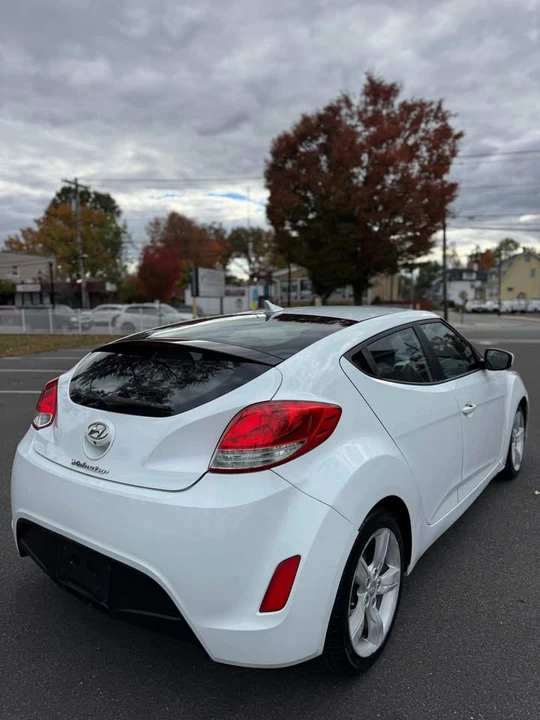 2014 Hyundai Veloster - Image 10 of 20