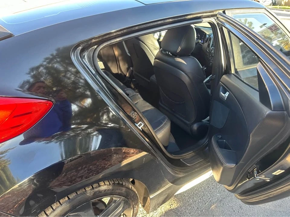 2014 Hyundai Veloster - Image 12 of 14