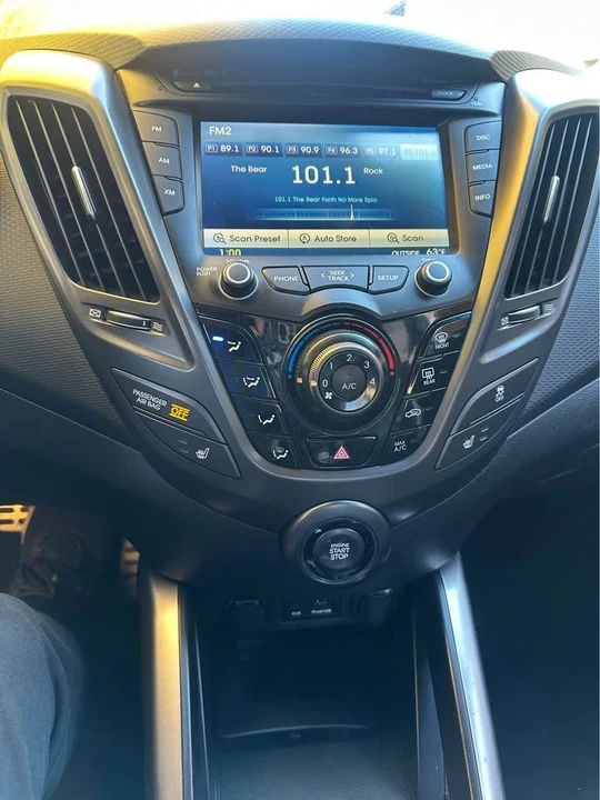 2014 Hyundai Veloster - Image 9 of 14