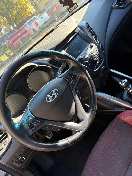 2014 Hyundai Veloster - Image 9 of 12