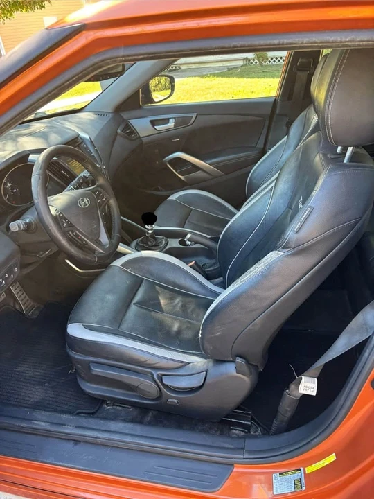2014 Hyundai Veloster - Image 11 of 16