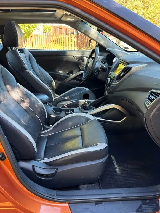 2014 Hyundai Veloster - Image 9 of 16