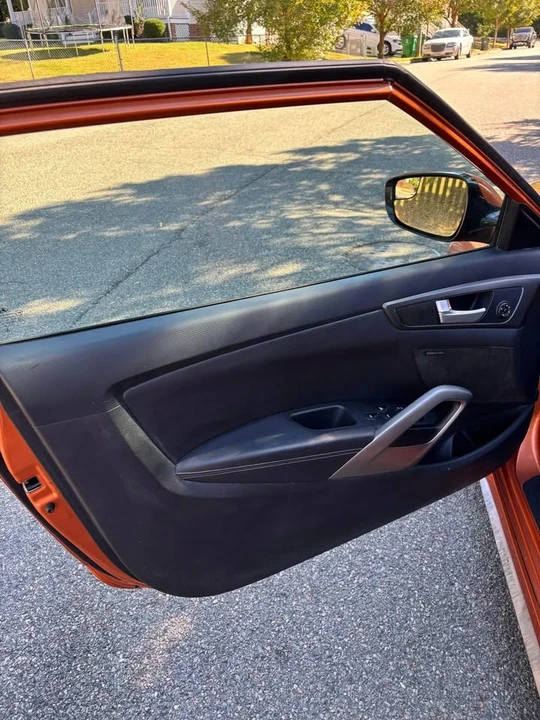 2014 Hyundai Veloster - Image 10 of 16