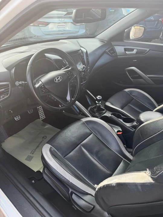 2014 Hyundai Veloster - Image 6 of 8
