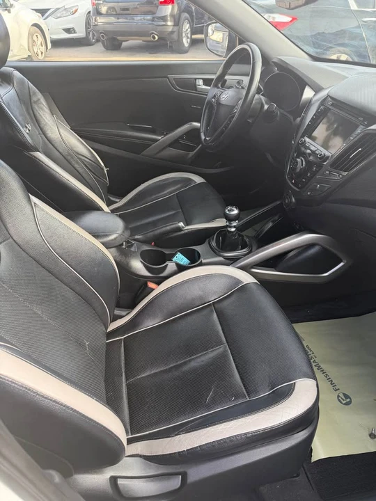 2014 Hyundai Veloster - Image 2 of 8