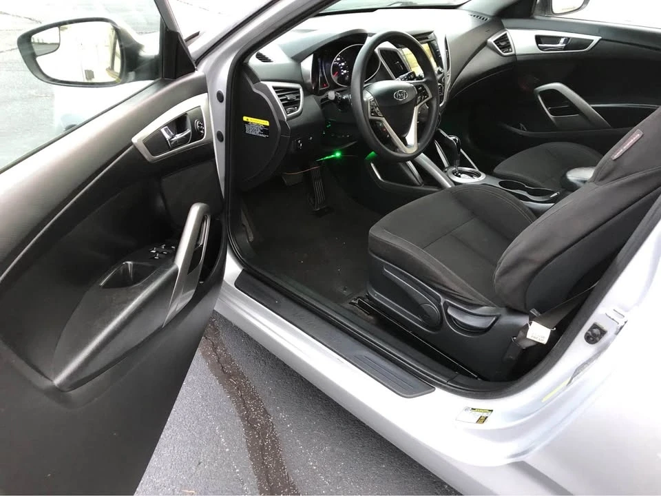 2014 Hyundai Veloster - Image 10 of 14